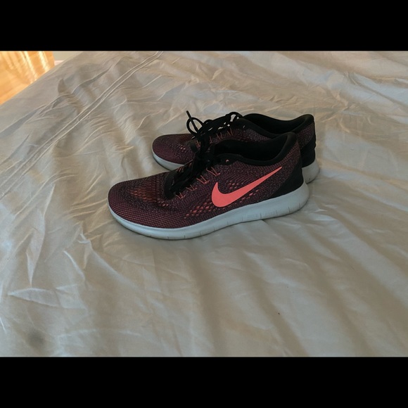 Nike Free Rn Shoes - Picture 2 of 3